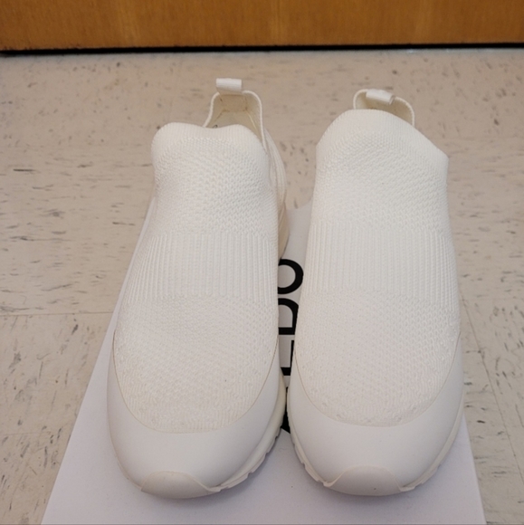 NWOT Aldo White Laceless Sneakers - Picture 2 of 7